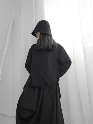 Женская Асимметричная толстовка черная свободная с круглым вырезом и длинным