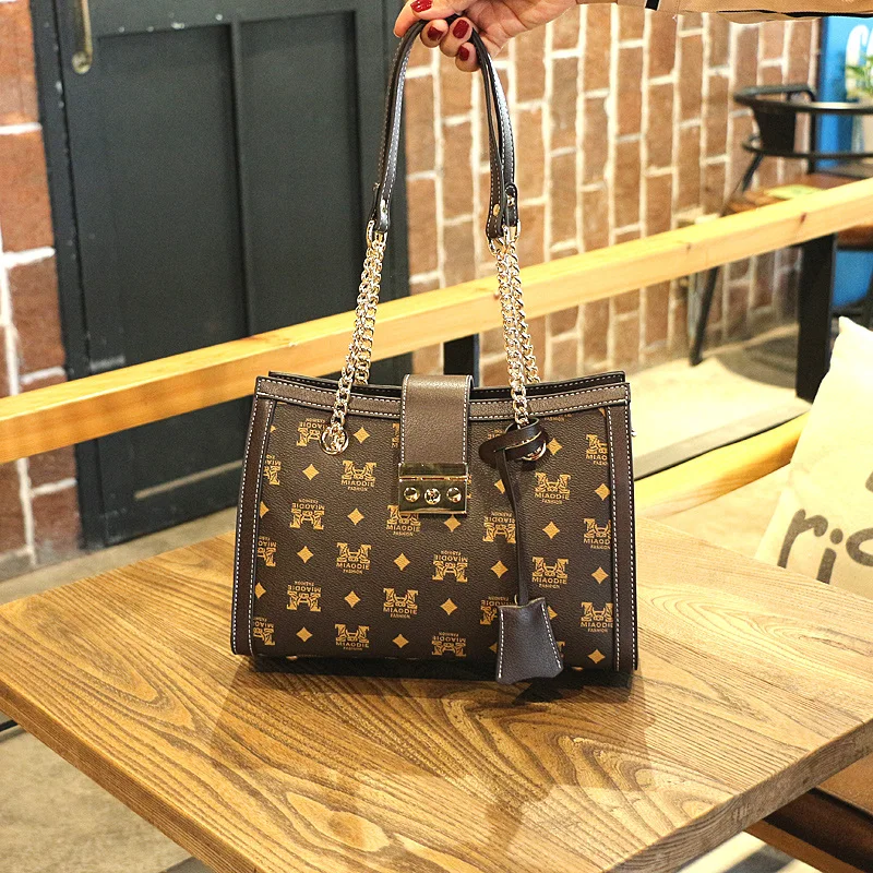 

Fashion handbag chain bag printing shoulder bag big bag simple bag luxury handbag designer handbag PU leather bag quality bag
