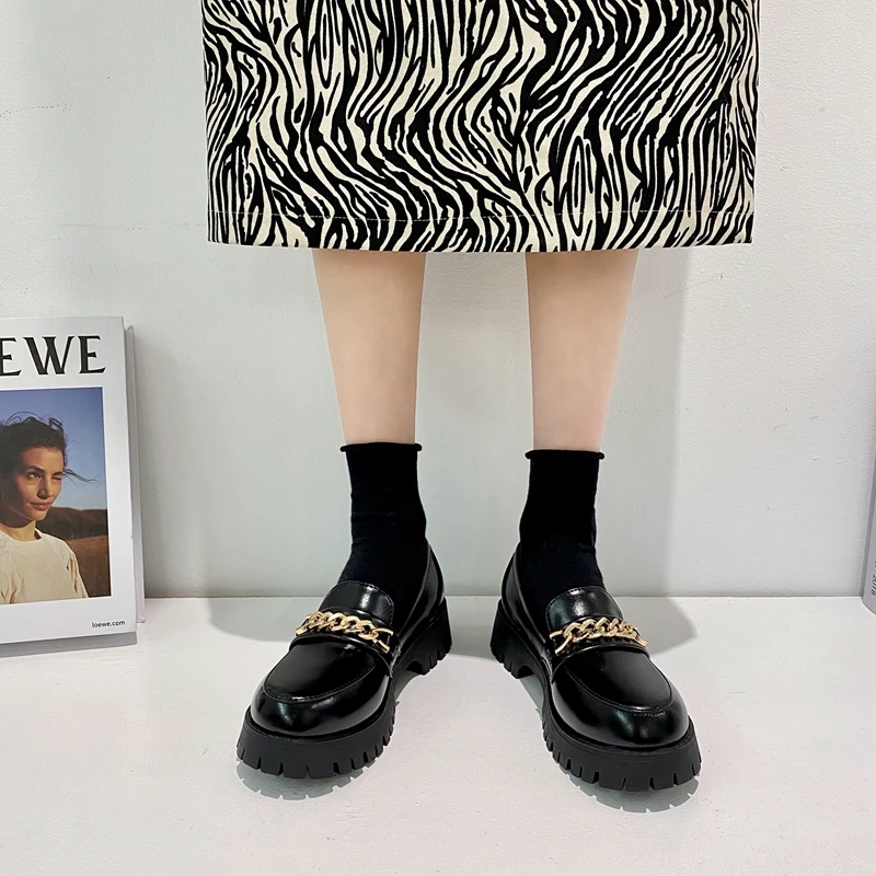 

CRRCRRCRR Women Spring Slip-On Mixed Colors Chain Metal PU Leather Retro Female Pumps Chunky Platform Casual Shoes