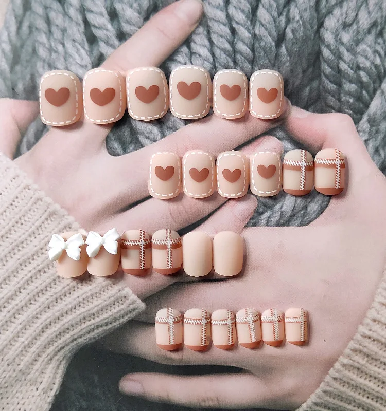 

24pcs Love Heart Printed Nail Patch Glue Type Removable Short Paragraph Fashion Manicure Save Time False Nail Patch TO