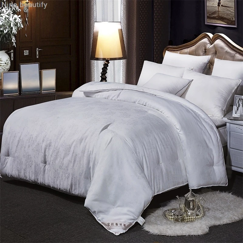 Offerte Trapunta Di Seta Jacquard Satinata Estate Inverno Moda Coperta Di Seta Calda Processo Manuale Di Alta Qualità Trapunta Riempita Di Seta 100% 4 Colori