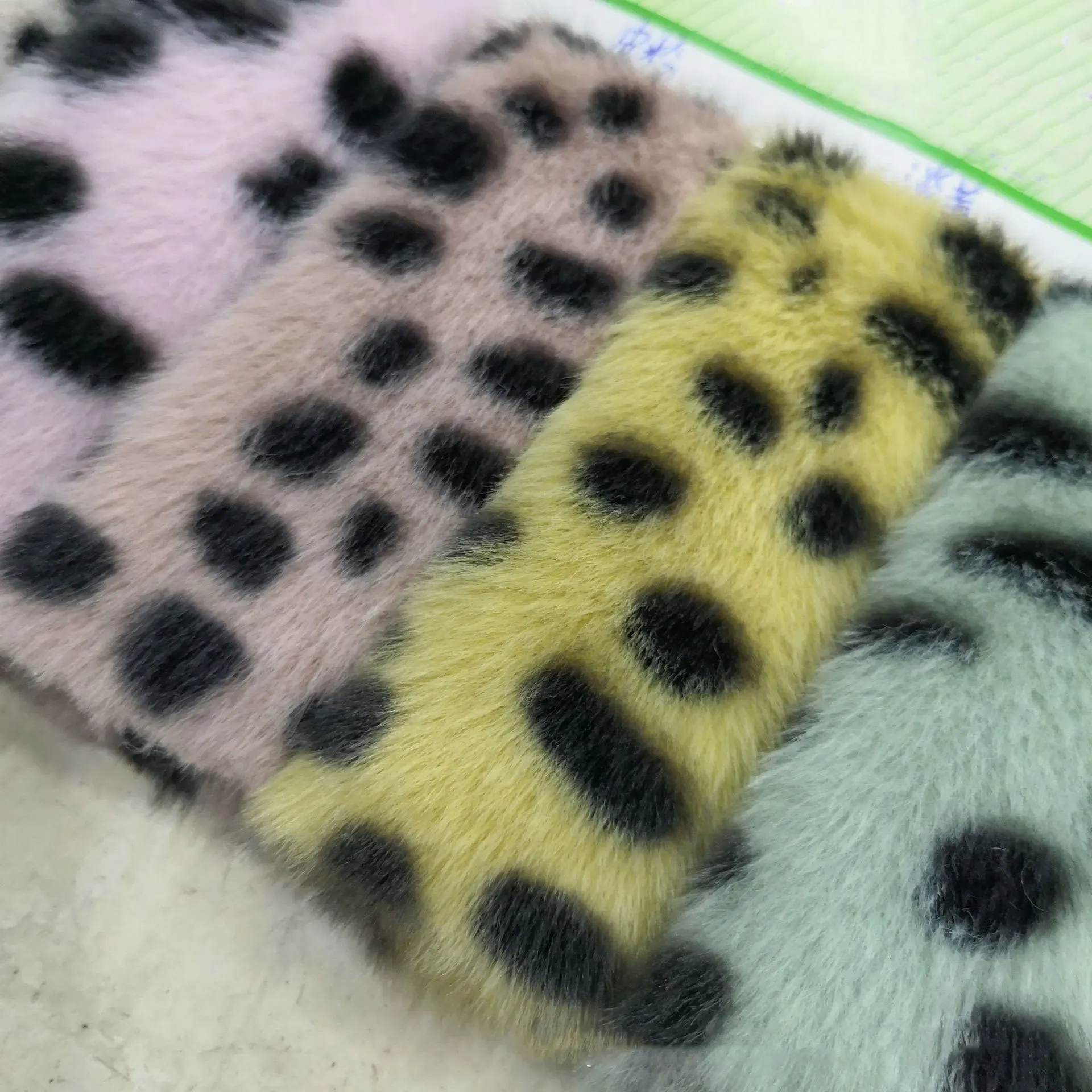 

Faux Fur Leopard Print Fabric High and Low Wool Clothing Scarf and Luggage Fabric
