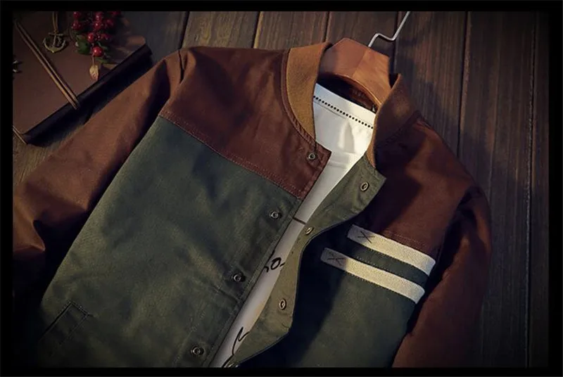 Качественная мужская осенняя куртка в Корейском стиле подчеркивающая