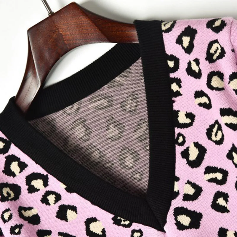 Свитер с V-образным вырезом платья для зимы 2021 Новый Контрастность Цвет длинными