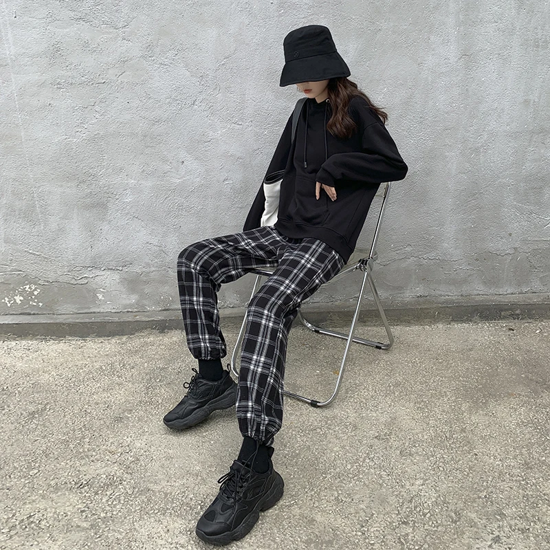 

Plaid Pants Women Casual Chic Oversize Loose Wide Leg Trousers Ins Retro Teens Harajuku Hip-hop All-match Unisex Streetwear