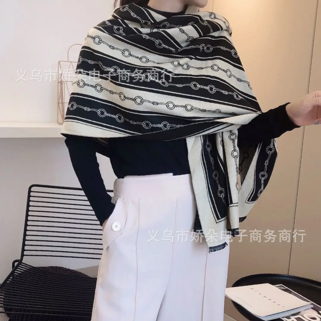 

2020 Winter New European and American Cashmere Scarf Couple Versitile Black and White Chain Burr Thick Scarf Shawl