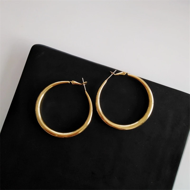 Серьги гвоздики геометрической формы креативные индивидуальные сережки в