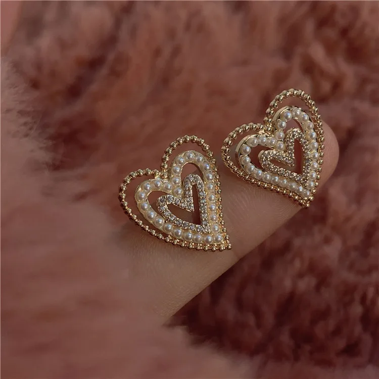 

New Heart-shaped Micro-inlaid Pearl Earrings Fashion Retro Multi-layer Design Heart Earrings Women