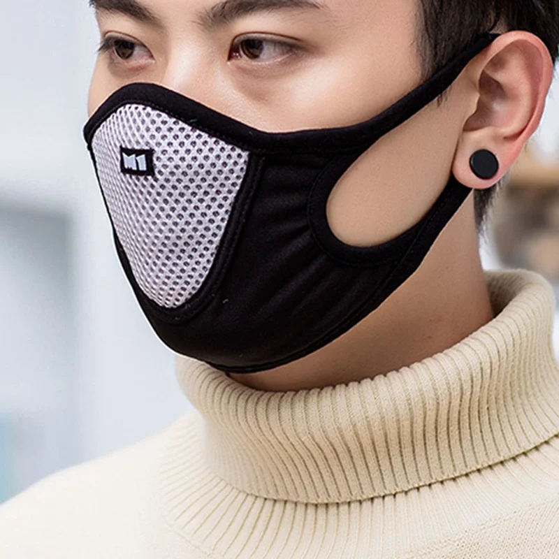 Пылезащитная маска с черным фильтром для занятий спортом на открытом воздухе