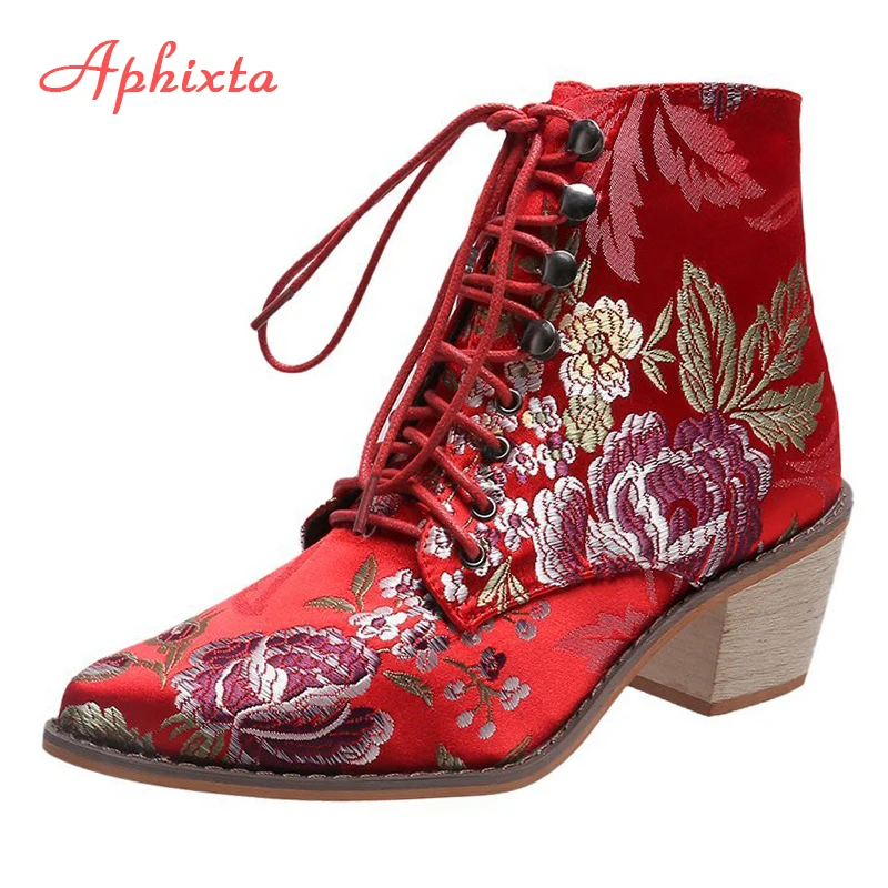 Женские ботильоны с вышивкой и заостренным носком на каблуке 6 см|Женские