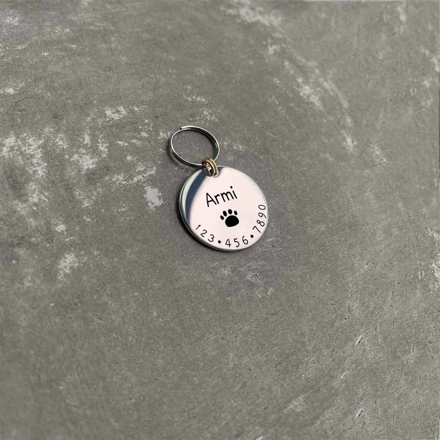 

001 Cat and Dogs ID Tags Personalized Cute Paw Symbol for Pets Collar Accessories Name Engraved Phone Number Custom Design