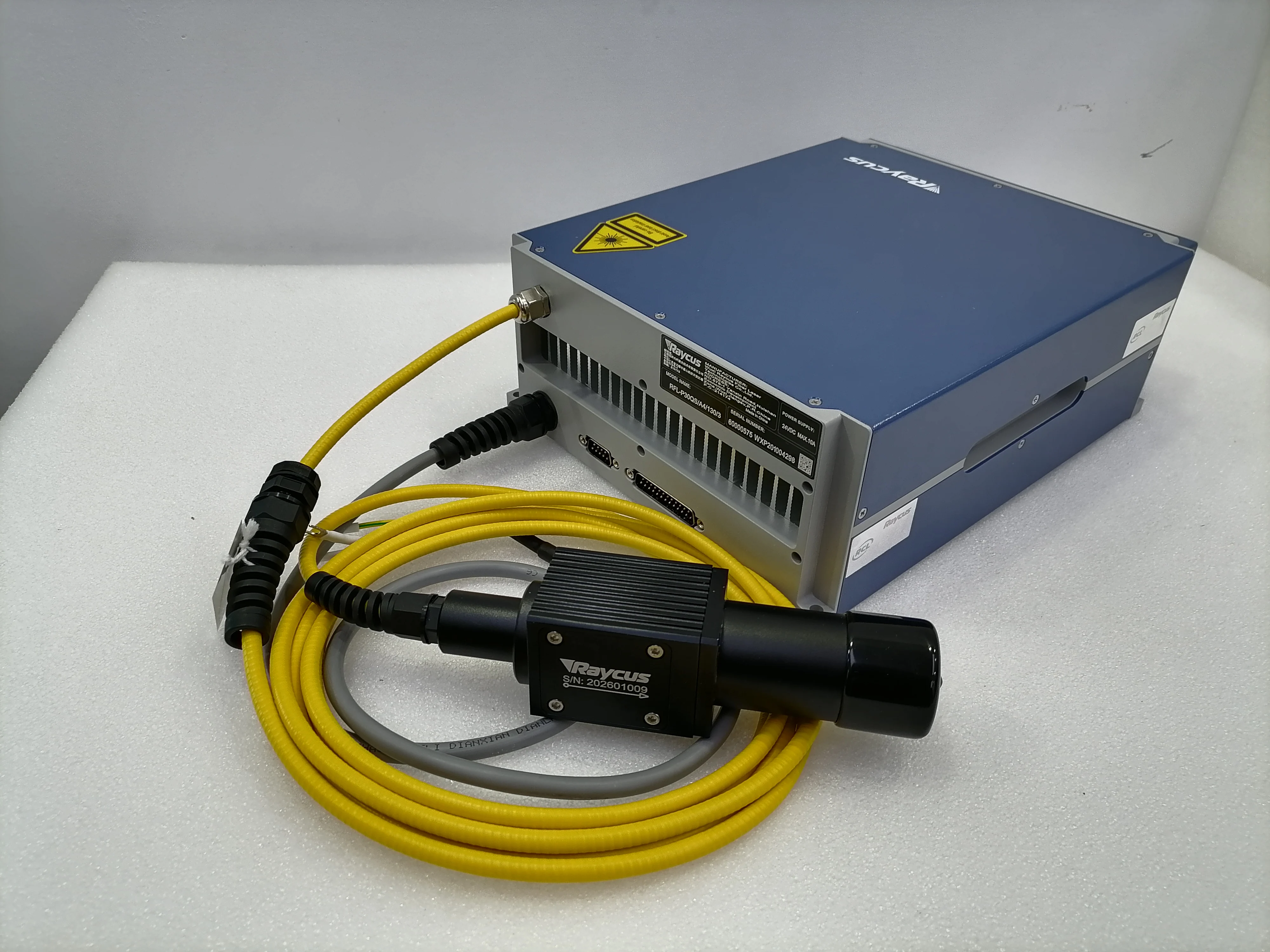 Волоконный лазерный источник Raycus импульсный 1064 нм 20 Вт 30 50 для лазерной
