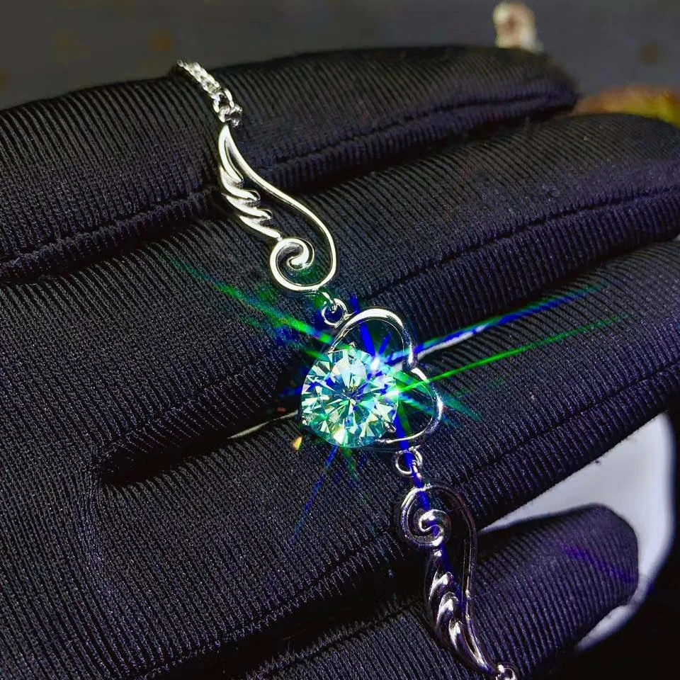 Ослепительный красочный серебряный браслет с муассанитом в форме Ангельского