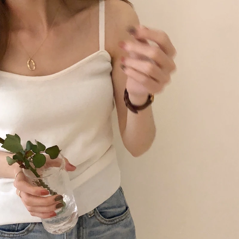 В минималистском стиле Цвет золотистый серебристый цепи геометрический