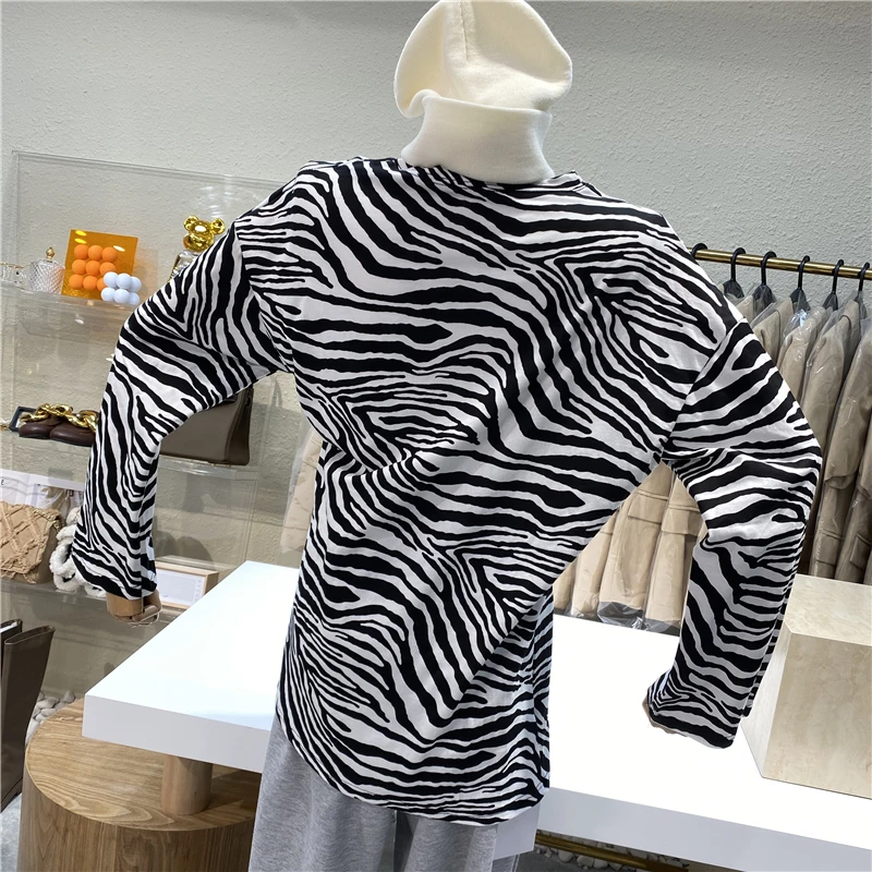 

Hong Kong Zebra Tops Spring 2021 New Round Neck Long Sleeve Split Button Slim Joker T-shirt