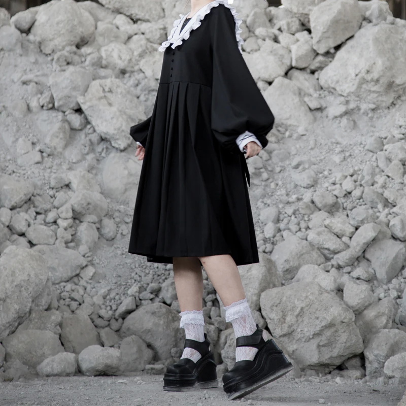 

SHENGPLLAE Black Dark Style Rose Thorn Embroidery Dress Women's Spring 2021 New Sailor Collar Long Sleeve Knee-length Dresses