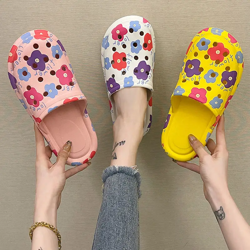 

Apanzu Women Breathable Slippers Summer 2021 New Fashion And Popular Printing Sweet sandals Ladies Non-Slip Baotou Hole Shoes