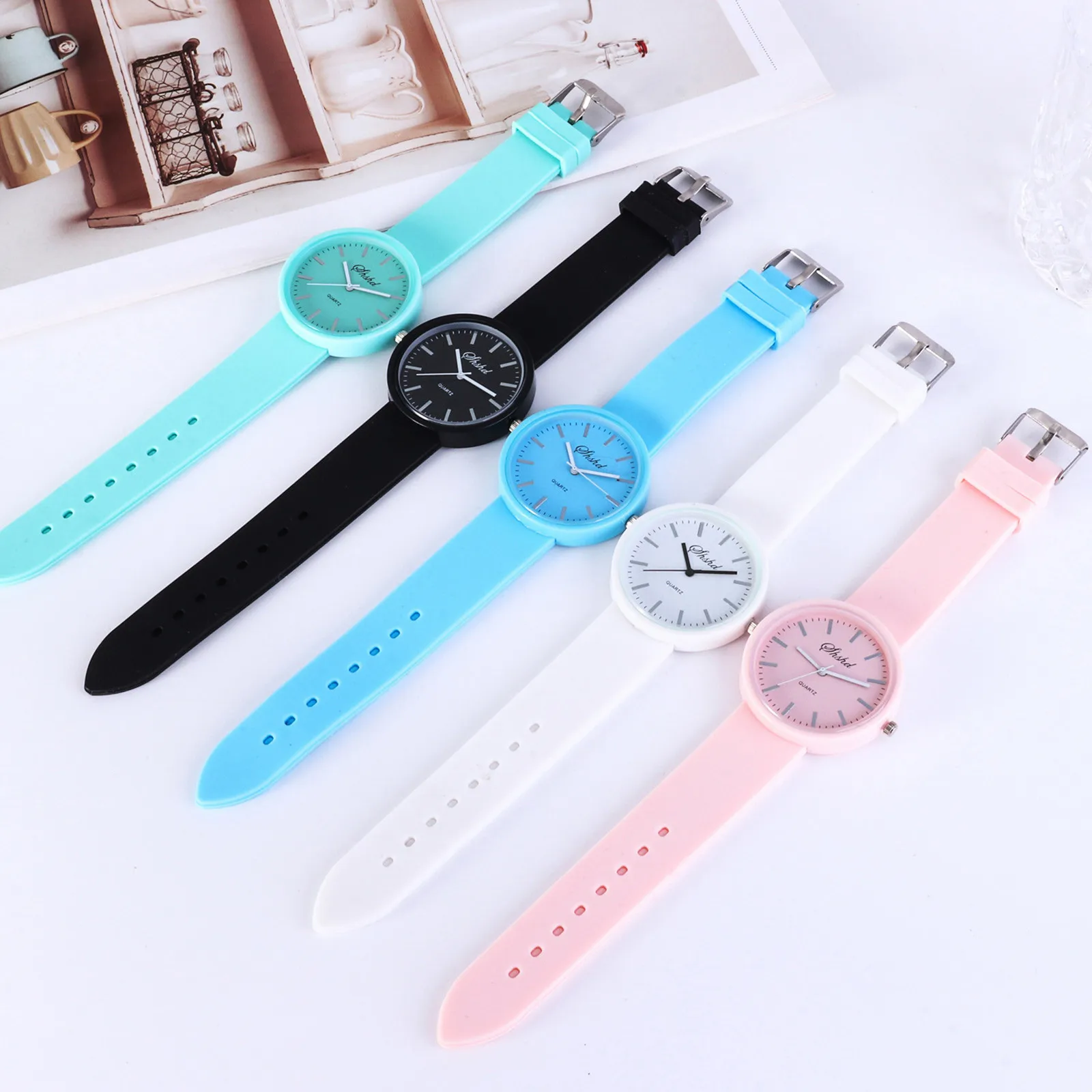 

Hot Sale Brand Women's Watch Fashion Casual Crystal Silicone Ladies Watches Small Dial Quartz Clock reloj para mujeres F5