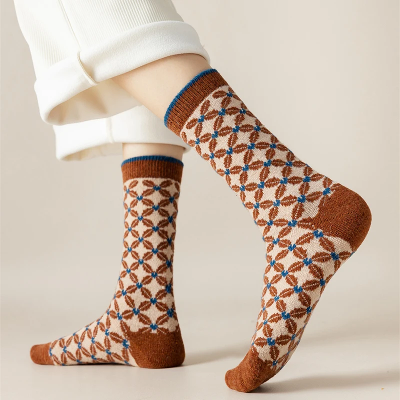 

Wool Socks For Women 2021 Autumn Winter High Quality Retro Plaid Fashion Long Socks Casual Cute Girls Happy Socks Thick Warm
