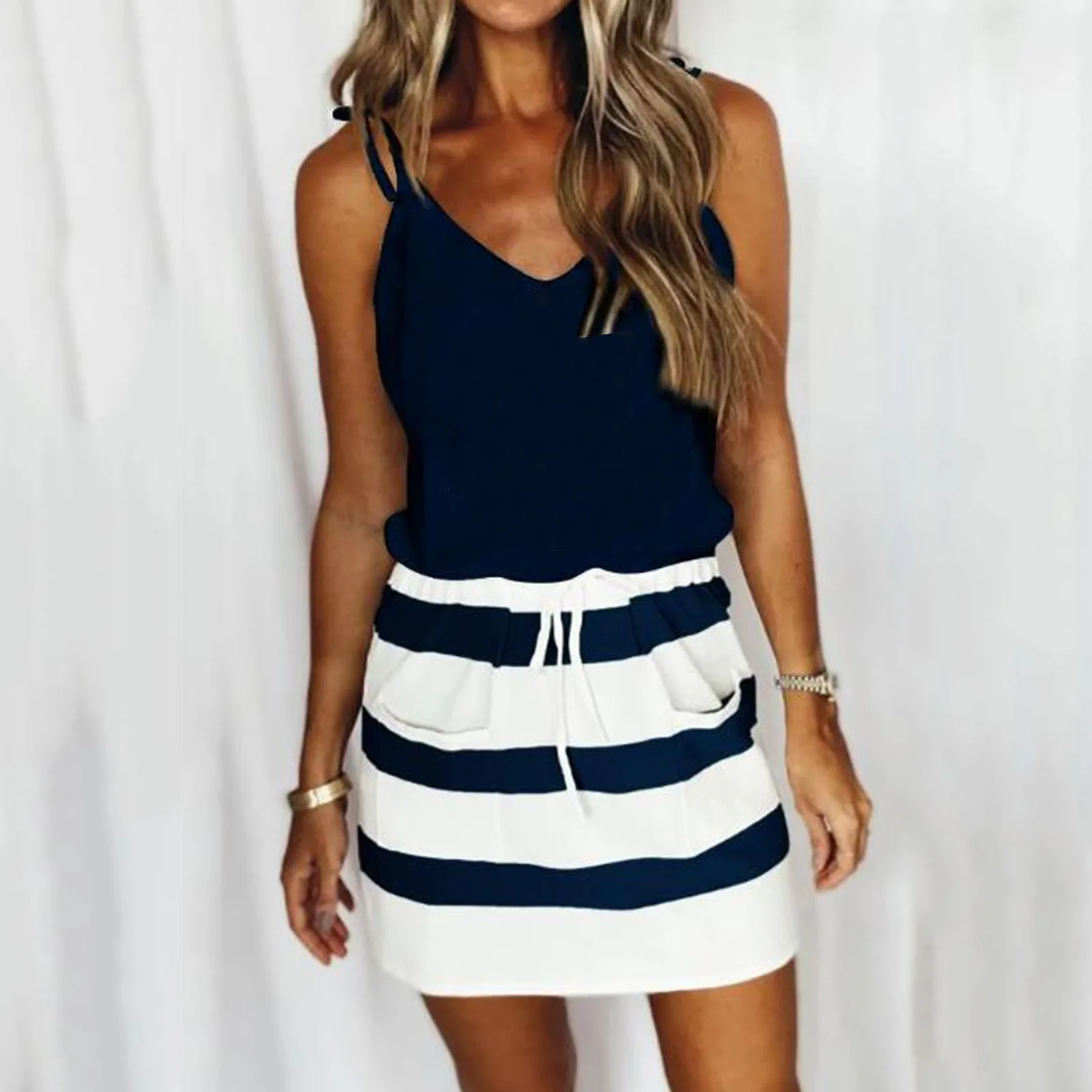 

Summer Women's Dress 2021 New Girl V-neck Sleeveless Strap Open Back Sexy Print Dress Beach Dress Loose Clothing Wholesale