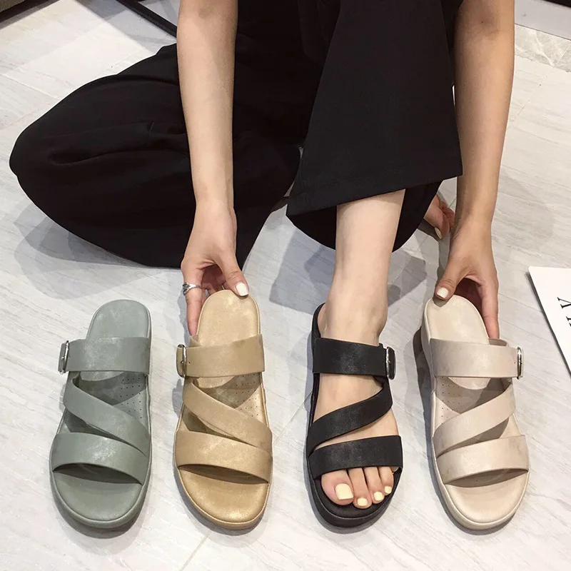 

Women Casual Summer Flat Beach Slippers Female Crystal Rivets Slides Slipper Shoes For Girls Fashion Woman Leisure Footwear