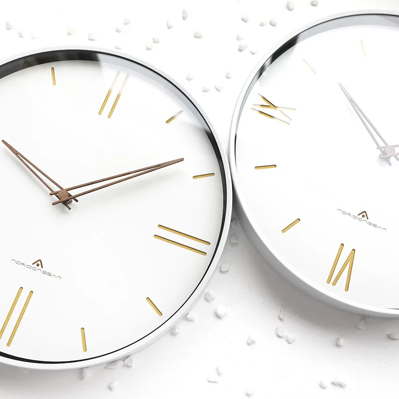 

Европейская декорация настенные часы бесшумные модные американские ретро настенные часы круглые римские цифровые настенные часы для спал...