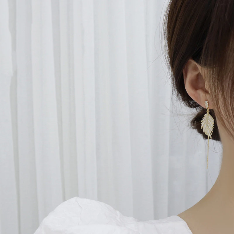 

Uilz Fashion Leaf Tassel Dangle Long Earrings for Women Gold Color Exquisite Party Anniversary Female Jewelry