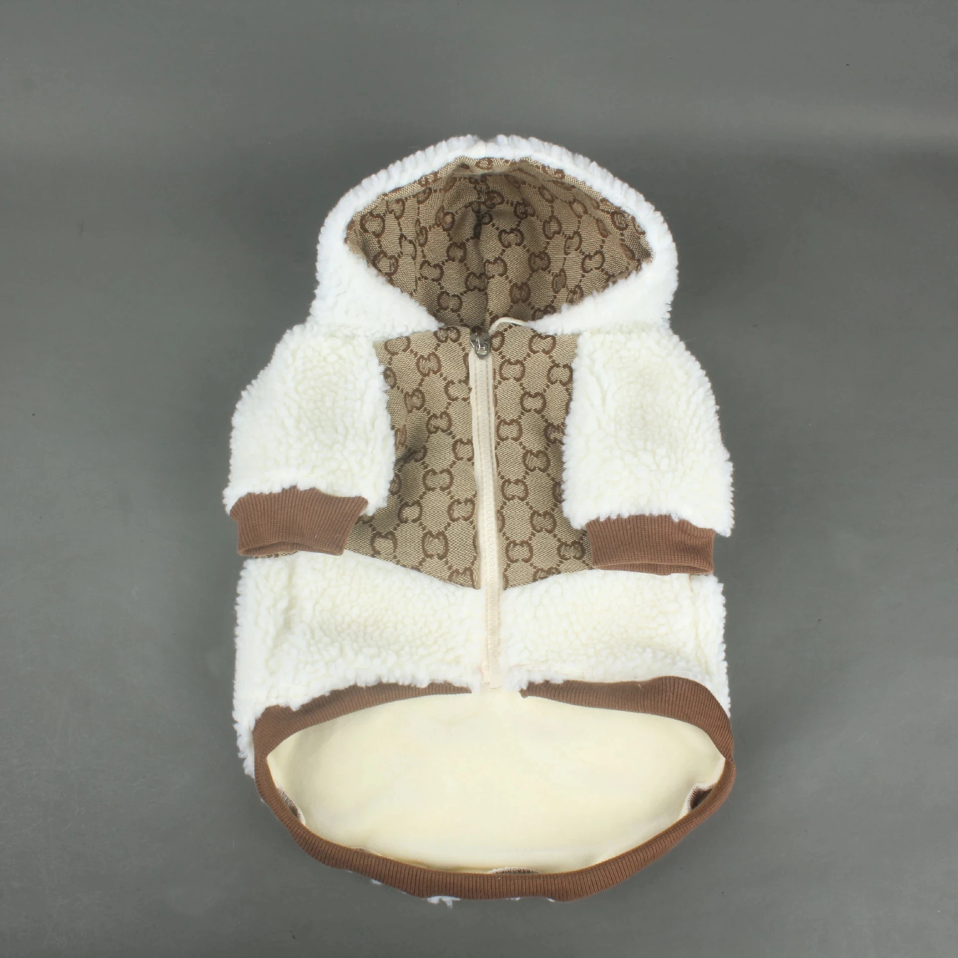 

Winter Pet Dog Clothes New Fashion Brand Designer’s Lamb Cashmere Splicing Warm Coat Luxury Dog Jacket Puppy Clothes Outfit