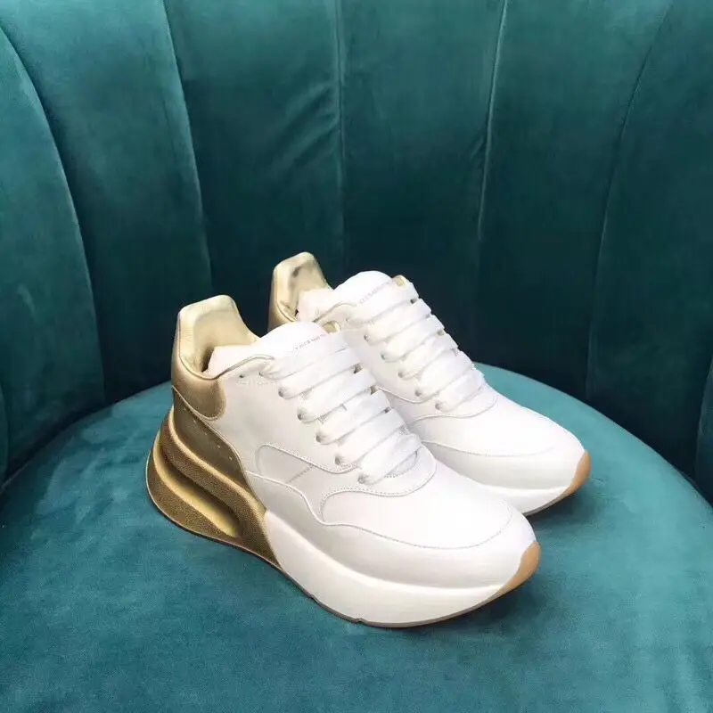Женская обувь белого цвета на толстой подошве кожаная спортивная новинка весны