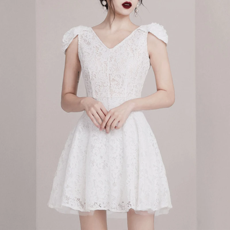 Женское винтажное мини платье Max Spri белое кружевное ТРАПЕЦИЕВИДНОЕ ПЛАТЬЕ С V