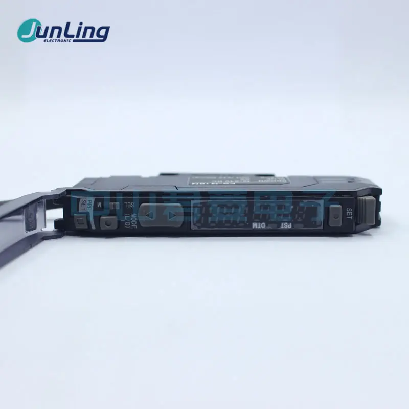 

Original FS-N18N and FS-N11N double digital fiber amplifier probe optical fiber sensor with one-year quality guarantee