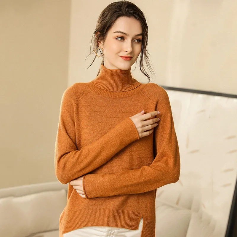 Вязаный свитер с разрезом свободный высоким воротом женский зимний корейский