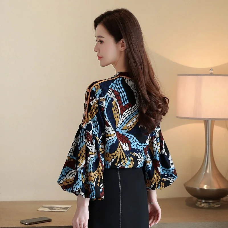 Autumn Fashion Woman Blouses 2020 Chiffon Shirt Female Lantern Sleeve Floral Shirt Womens Top Blusas