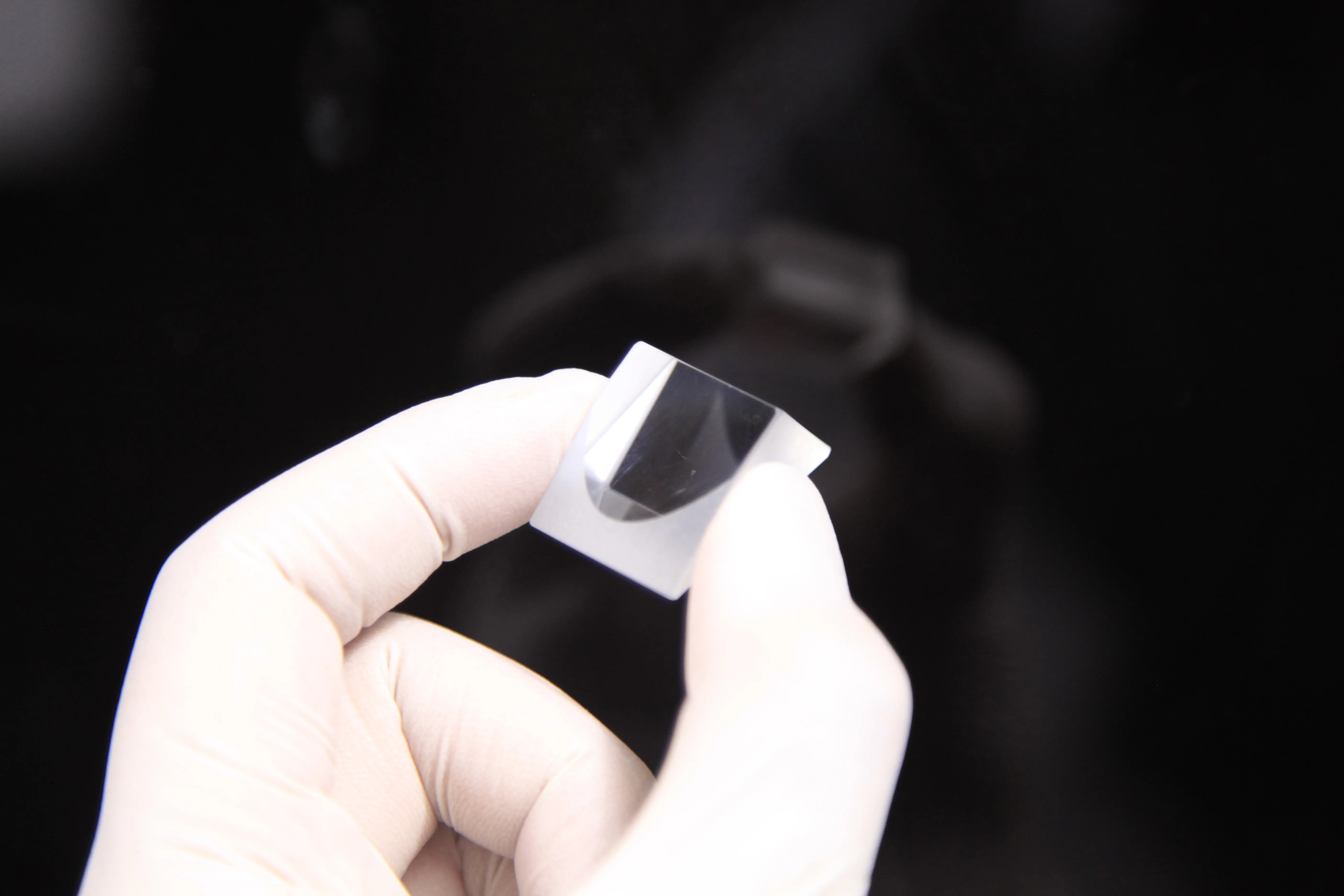 Оптовая продажа на заказ оптическое качество K9 стеклянная крыша Призма анти