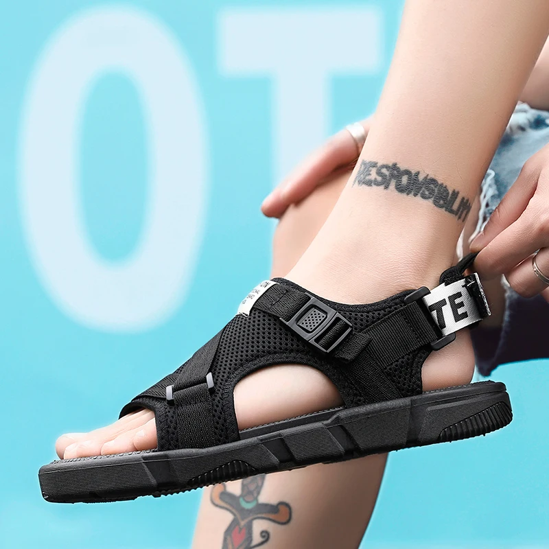 

2019 New Fashion Men Sandals SANDALS Indoor Men Slippers Open-toed Leather Sandals Men Sandals Quality Mans Footwear Flip Flops