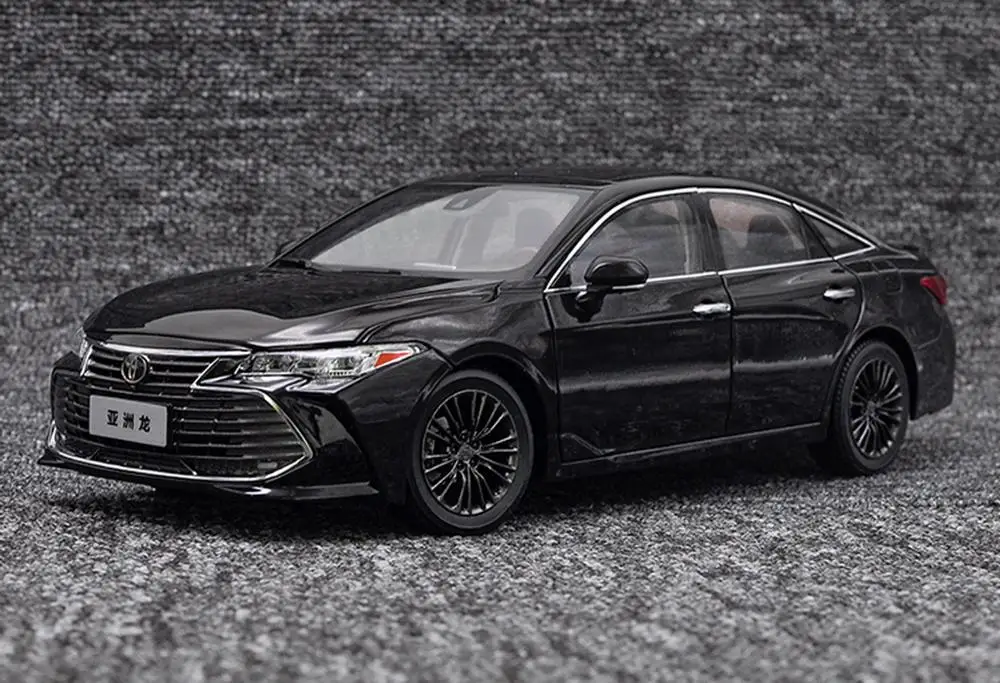 Модель автомобиля Toyota Avalon коллекционная игрушка подарок масштаб 1/18|Наземный