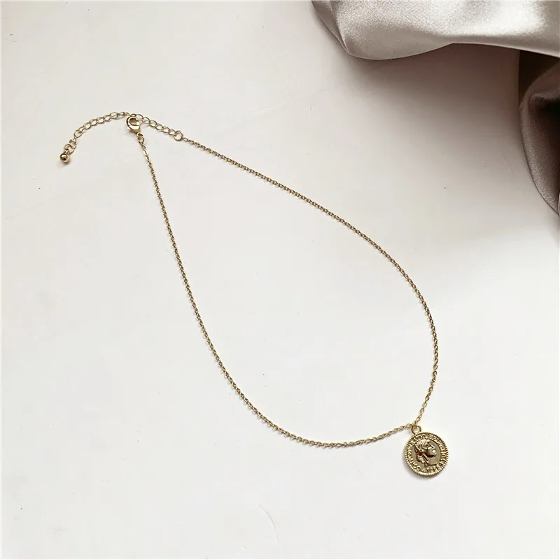 Оригинальное ожерелье с золотыми цепочками восстанавливающие древние путь