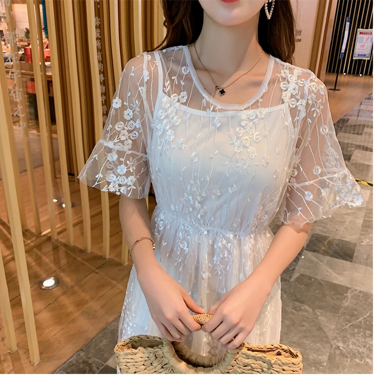 Летнее женское фатиновое платье с коротким рукавом милое кружевное вышивкой