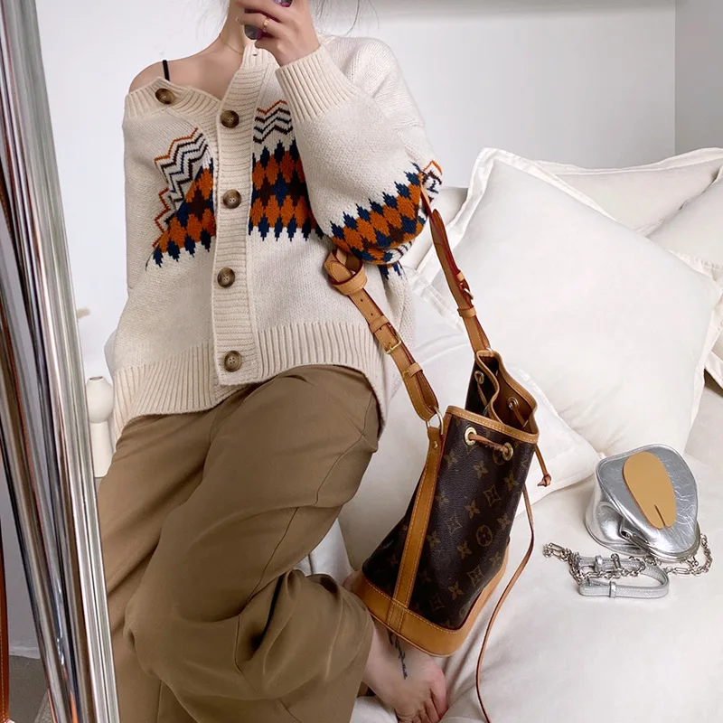 

Осенне-зимний новый жаккардовый вязаный кардиган с круглым вырезом женский корейский Свободный однобортный свитер в стиле ретро с длинным...