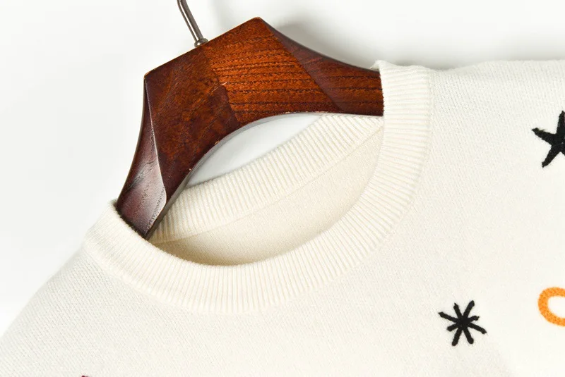 Женские свитера бежевого цвета Осень-зима 2019 женские и пуловеры с вышивкой