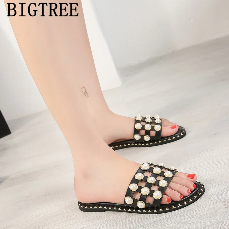 Белые шлепанцы с жемчугом кожаные милые женская летняя обувь большого размера