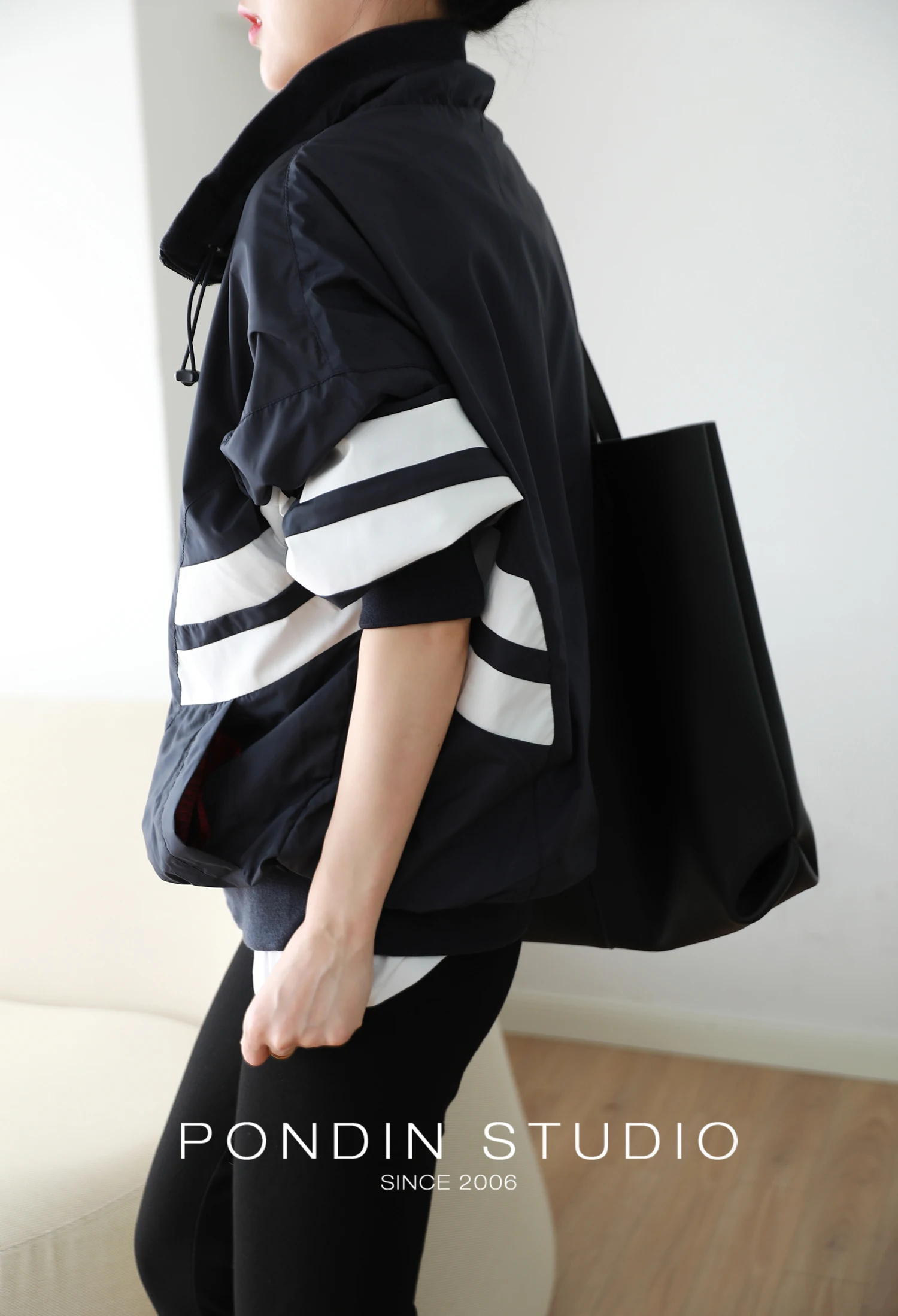 

Handsome Style Windproof drawstring Stand-up Collar Sports Jacket