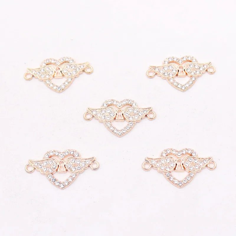 Кулон-подвеска в форме сердца с крыльями, символизирующими любовь и украшенная стразами, соединитель для браслетов, цвет золота, 8 штук, артикул P44.