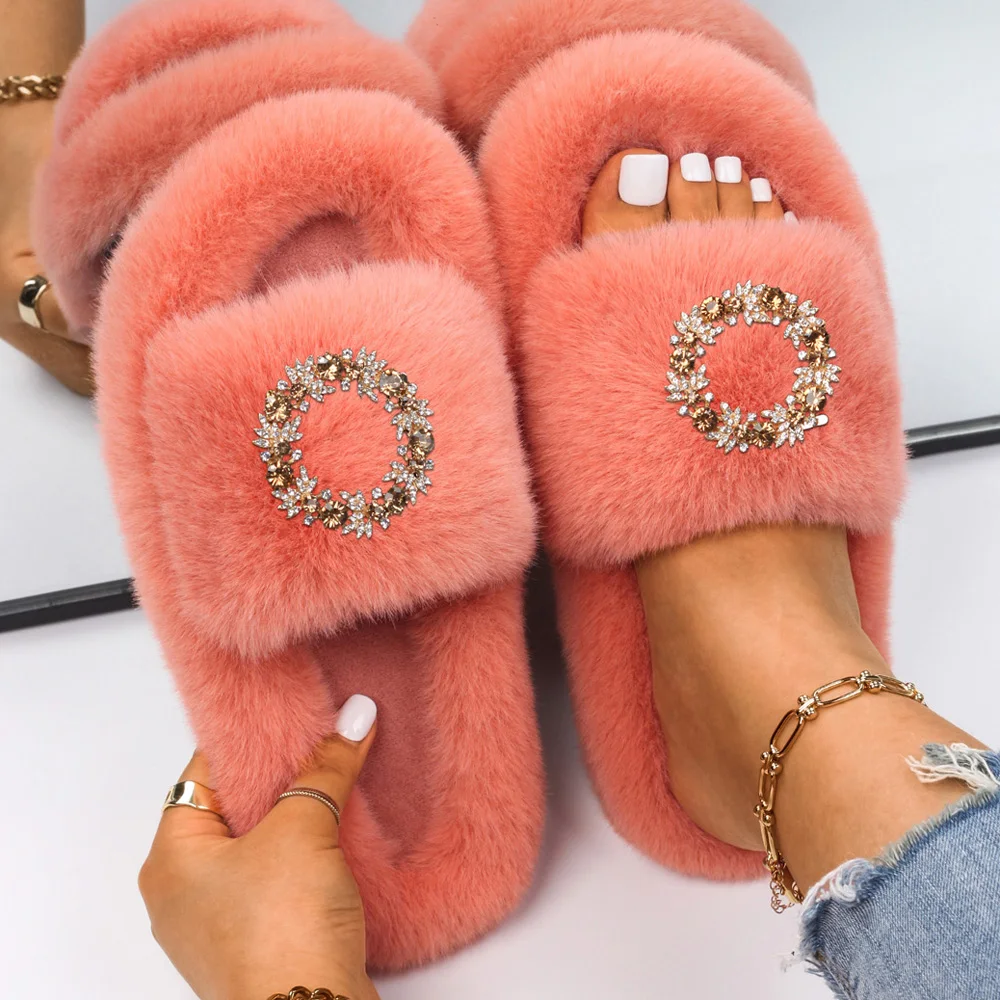 Furry Faux Fur Slippers Women's Crystal Rhinestone Wreath Indoor Fur Slides Winter Warm Flip Flops Sandals Custom Luxury Shoes