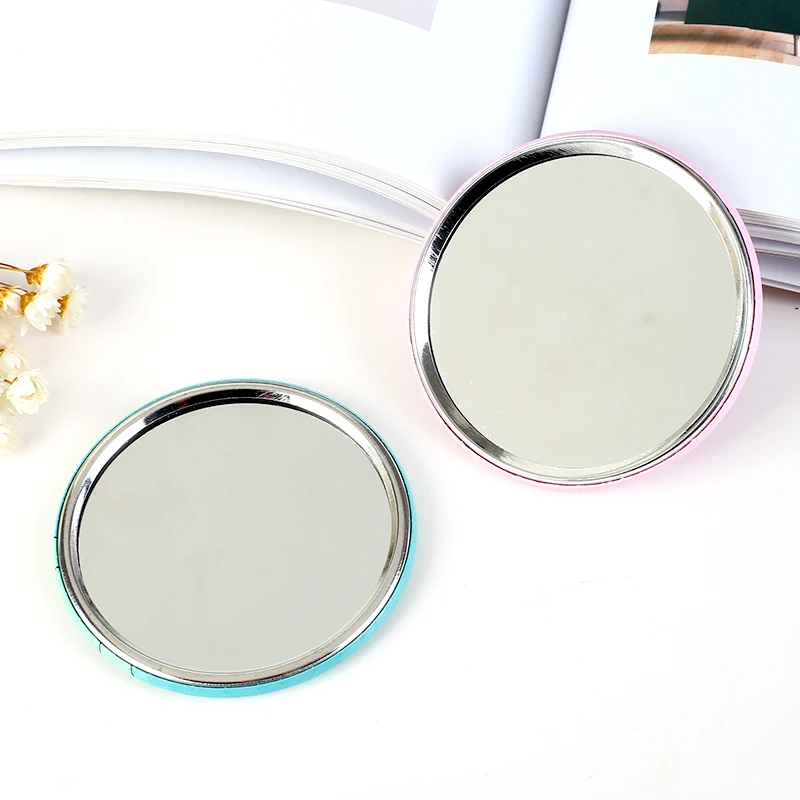 Индивидуальное косметическое зеркало для гостей с именем на заказ карманное