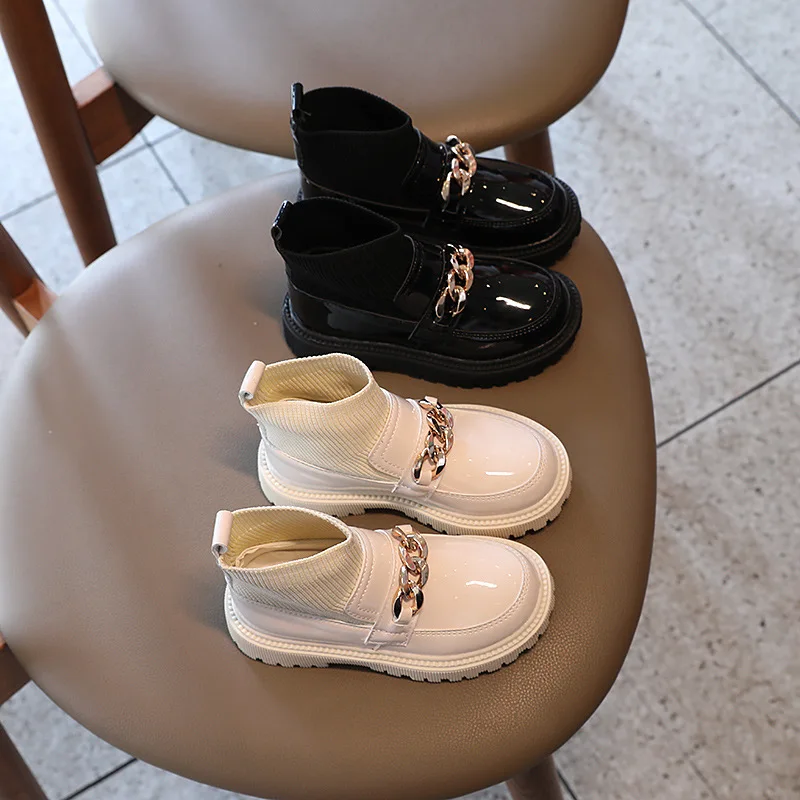 Демисезонная детская повседневная обувь из искусственной кожи с цепочкой