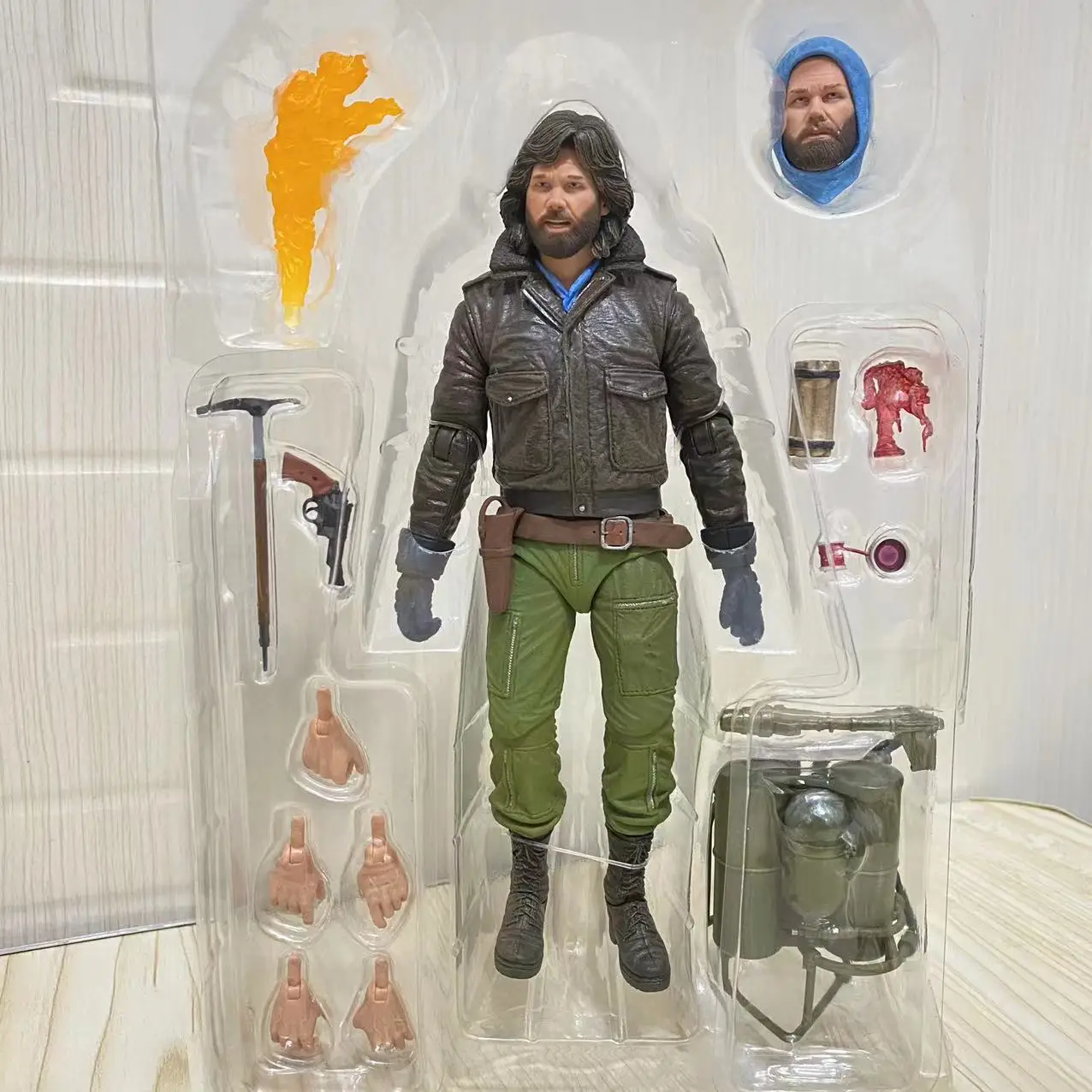 NECA 04901 Monster Jet Gang version of MacReady 7 &quothand action model | Игрушки и хобби
