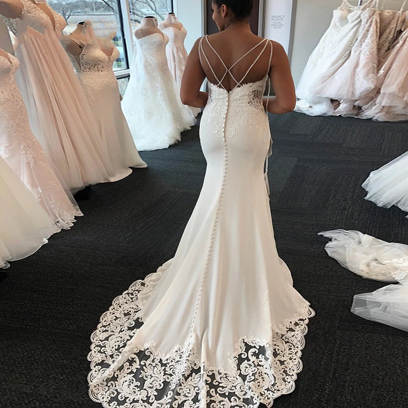 

Spaghetti Criss Cross Back Bridal Gowns Lace Appliques Charming Mermaid Wedding Dresses Sweep Train Wedding Dress