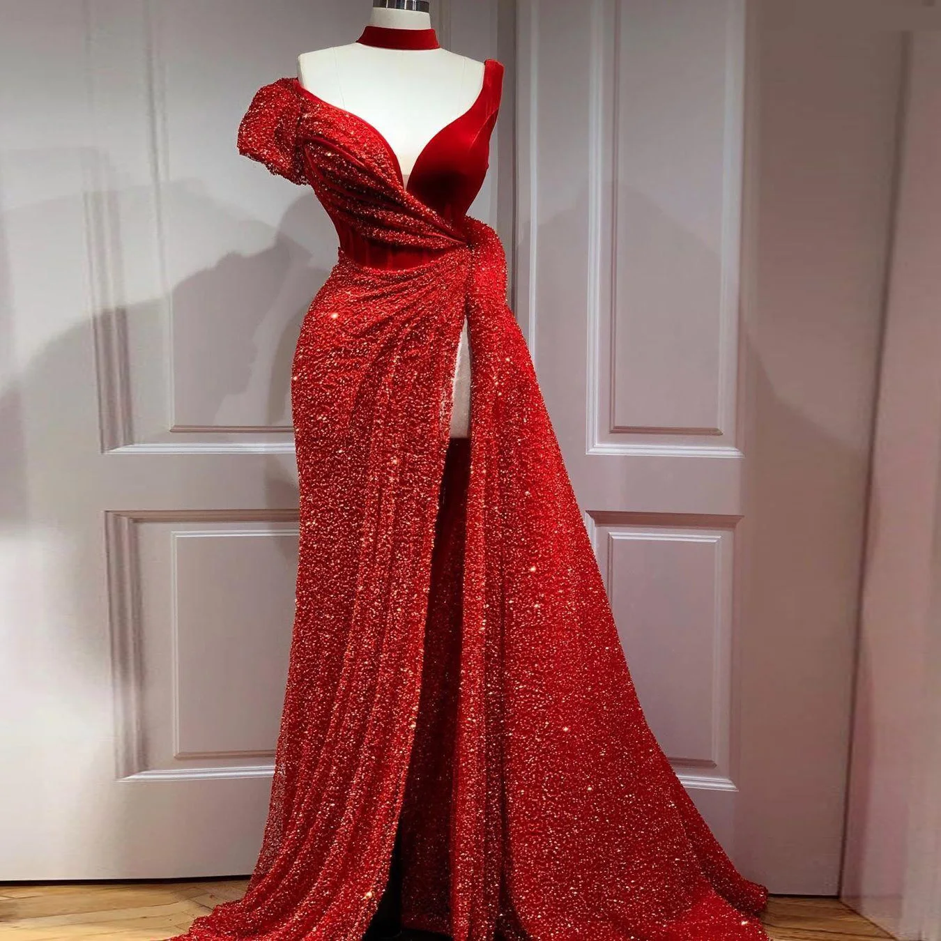 

Shiny Sequin Prom Dresses With Choker High Split Front Evening Dress Formal Party Gowns Sexy Sleeveless abiye vestido de festa