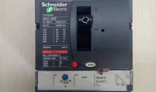 LV429631 Новый в коробке Schneider/Merlin Gerin автоматический выключатель Бесплатная